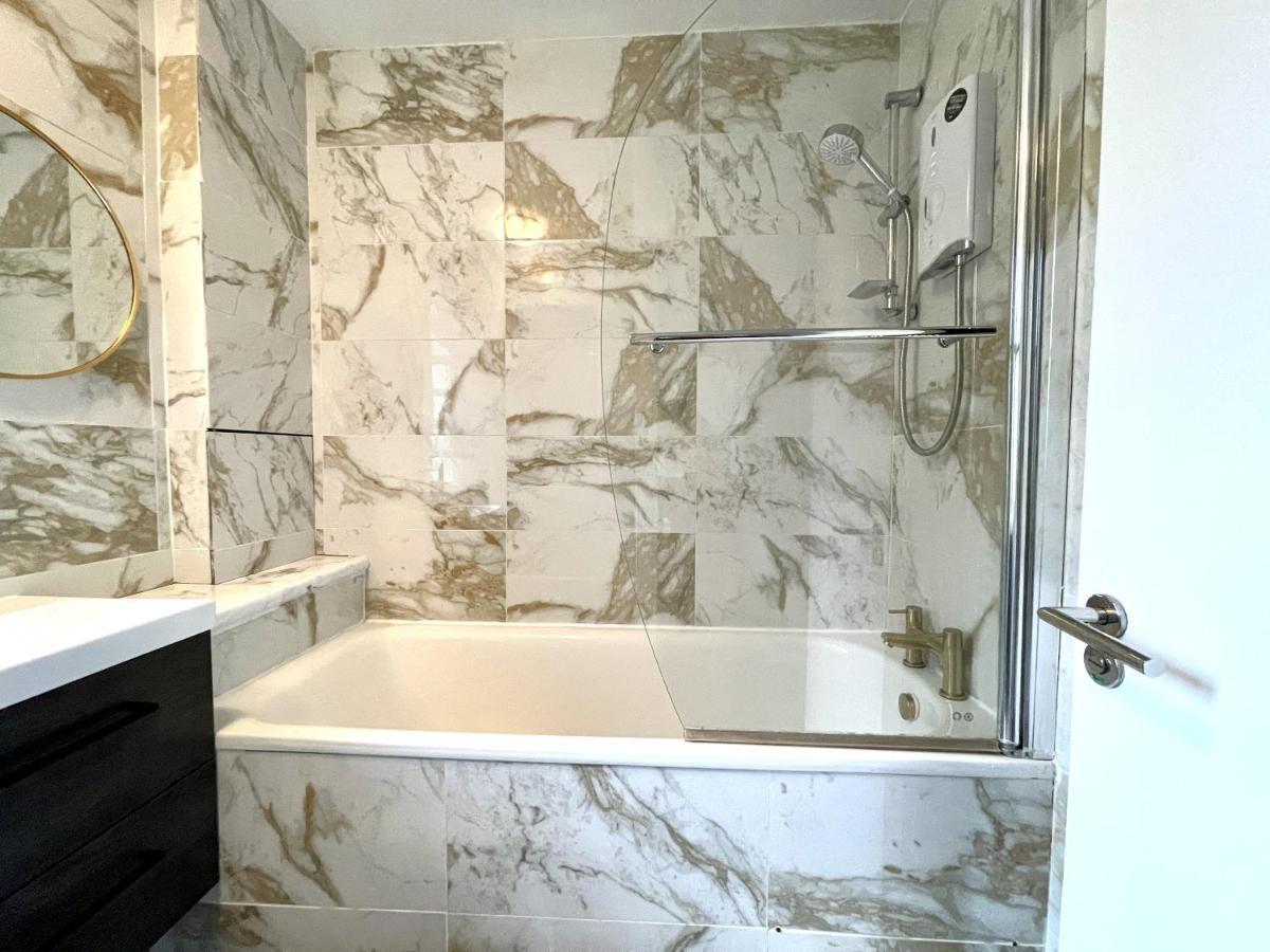 Beautiful 3-Bed Apartment At Swiss Cottage London Ngoại thất bức ảnh